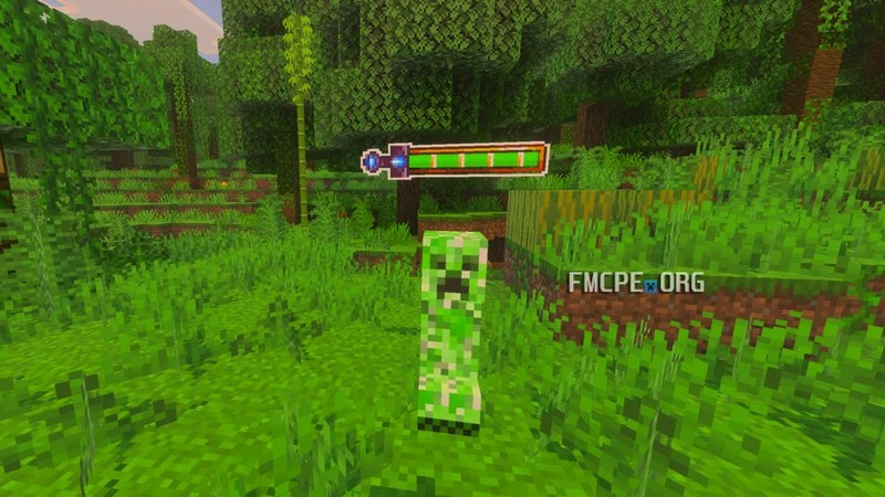 Creeper with a health bar above him